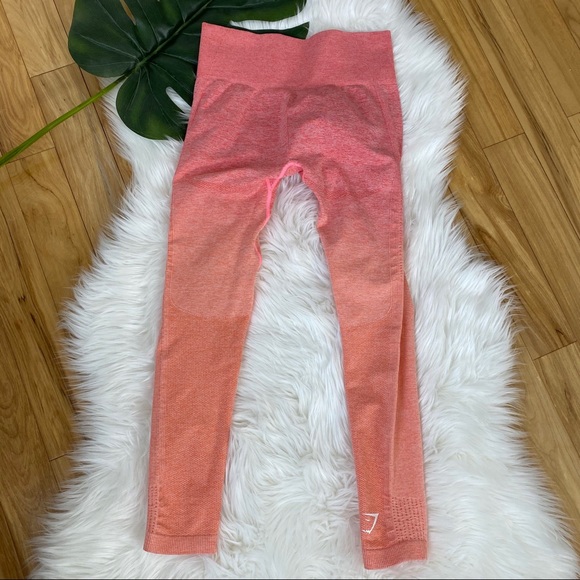 Gymshark Ombre Seamless Coral Peach Set - Picture 13 of 16